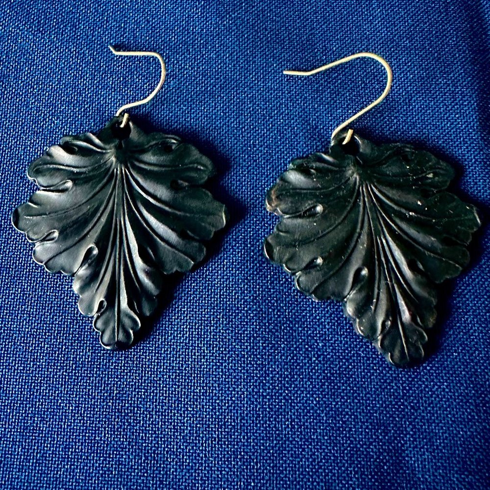 Metal Black Leaf Fashion Earrings for Women